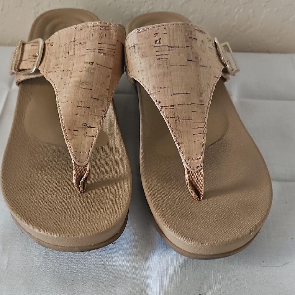 Aetrex Cork-Style Tan Thong Sandals with Adjustable Buckle